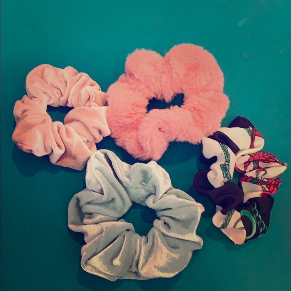 Assorted scrunchies ❤️